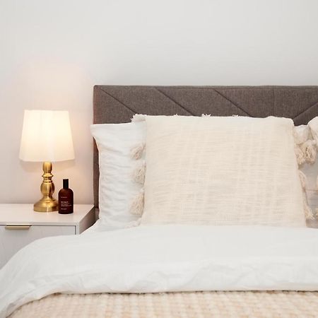 Excellent, Three Bedroom North London Apartment With Free Parking Exterior photo