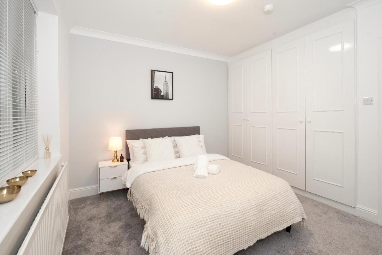 Excellent, Three Bedroom North London Apartment With Free Parking Exterior photo