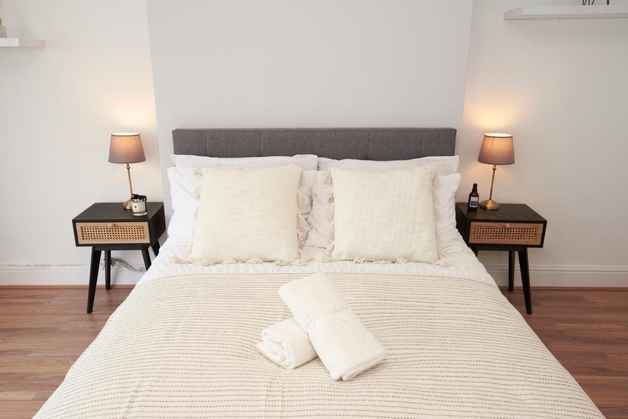 Excellent, Three Bedroom North London Apartment With Free Parking Exterior photo