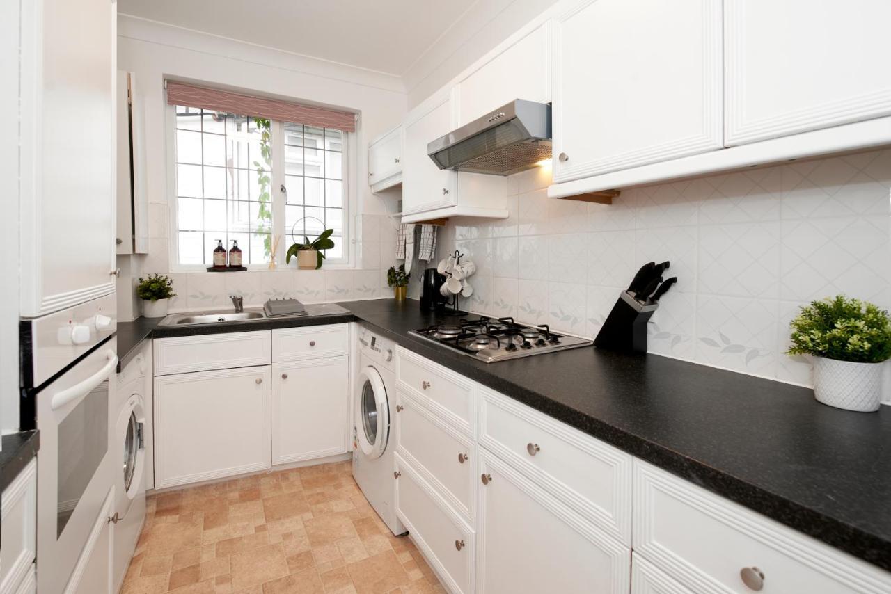Excellent, Three Bedroom North London Apartment With Free Parking Exterior photo
