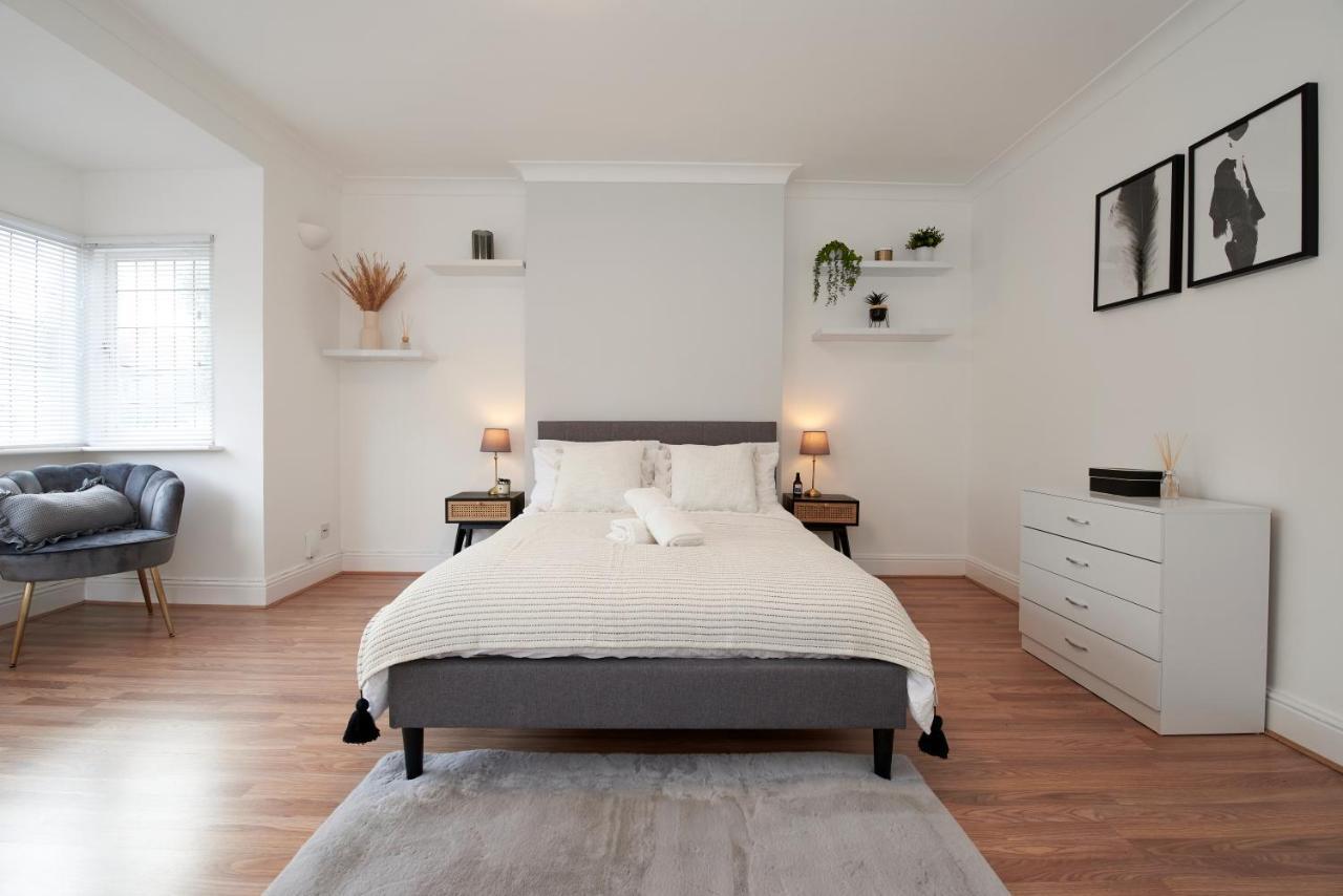 Excellent, Three Bedroom North London Apartment With Free Parking Exterior photo
